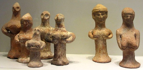 Sammlung von Tonfiguren der Aschera, Israel Museum Jerusalem