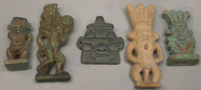 Bes-Amulette_Staatliches_Museum_Ägyptischer_Kunst